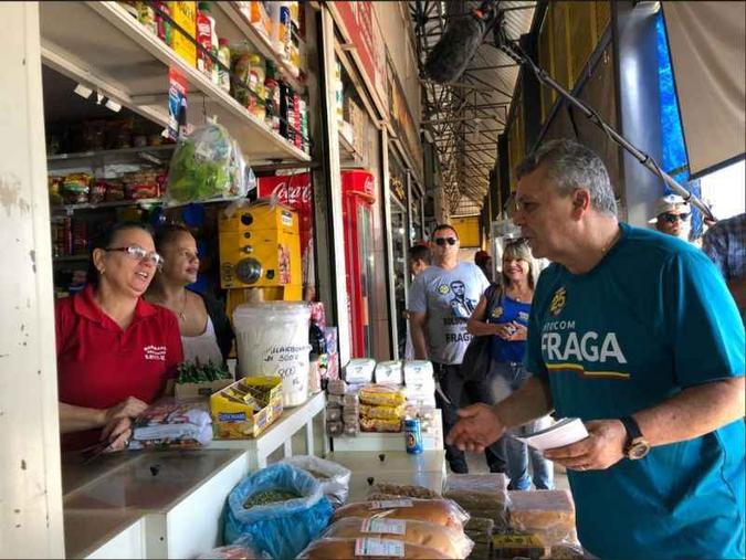 Alberto Fraga (DEM) cumpriu agenda em Sobradinho e defendeu revitalização de feiras pela cidade(foto: Democratas/Divulgação) Alberto Fraga (DEM) cumpriu agenda em Sobradinho e defendeu revitalização de feiras pela cidade(foto: Democratas/Divulgação)