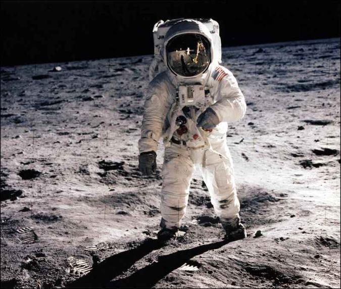 Buzz Aldrin, segundo homem a pisar a Lua (foto: NASA/Reuters - 28/8/12 ) Buzz Aldrin, segundo homem a pisar a Lua (foto: NASA/Reuters - 28/8/12 )