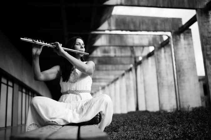 Gabriela Tunes, servidora pública e flautista(foto: Vanessa Acioly /Divulgação)