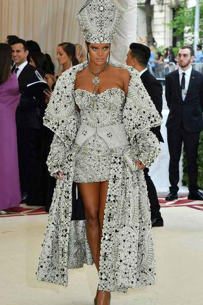 Rihanna surpreende novamente com look ousado(foto: AFP) Rihanna surpreende novamente com look ousado(foto: AFP)
