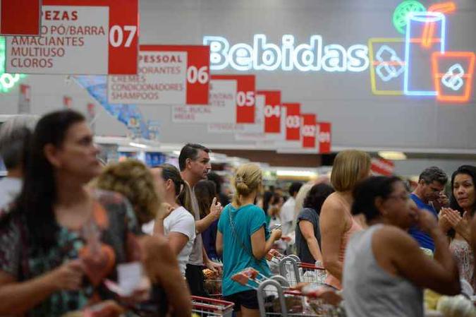 Gastos com alimentação ficaram mais baratos por conta da queda da inflação(foto: Tânia Rêgo/Agência Brasil ) Gastos com alimentação ficaram mais baratos por conta da queda da inflação(foto: Tânia Rêgo/Agência Brasil )