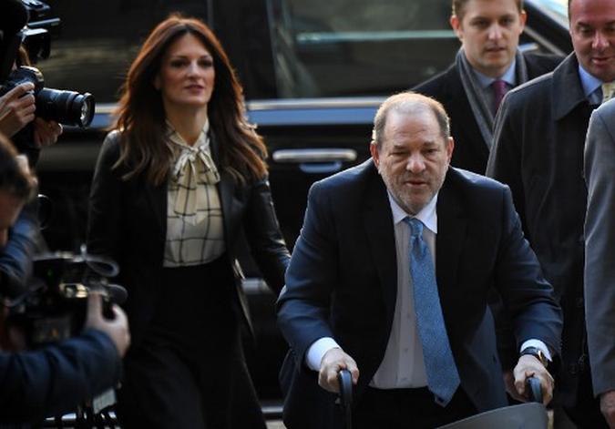 Nesta foto de arquivo tirada em 24 de fevereiro de 2020, Harvey Weinstein chega ao Tribunal Penal de Manhattan, na cidade de Nova York. (foto: Johannes EISELE / AFP)