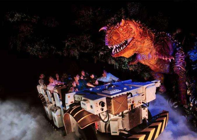 Dinosaurs é a atração que mostra os bichos pré-históricos: sem sustos(foto: Walt Disney World/Divulgação) Dinosaurs é a atração que mostra os bichos pré-históricos: sem sustos(foto: Walt Disney World/Divulgação)