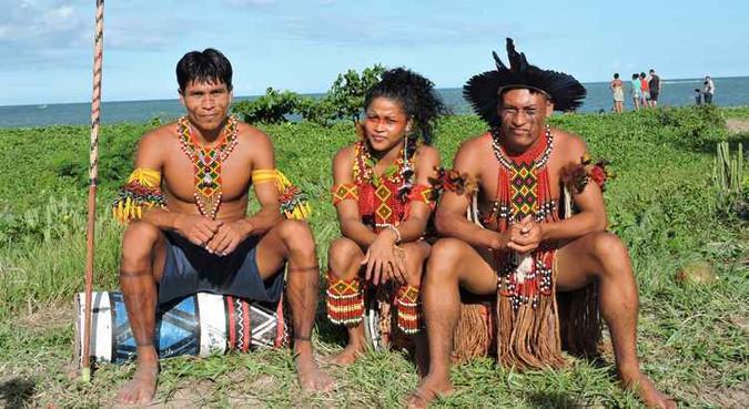 Índios da tribo pataxó, campeões dos Jogos Indígenas: Semana do Descobrimento em Porto Seguro agrega o evento ao calendário para possibilitar maior integração da população e dos turistas com a etnia que habita Porto Seguro(foto: Jacqueline Saraiva/CB/DA Press) Índios da tribo pataxó, campeões dos Jogos Indígenas: Semana do Descobrimento em Porto Seguro agrega o evento ao calendário para possibilitar maior integração da população e dos turistas com a etnia que habita Porto Seguro(foto: Jacqueline Saraiva/CB/DA Press)