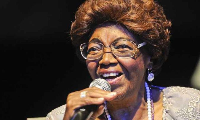 Dona Ivone Lara morreu aos 97 anos, devido a uma insuficiência cardiorrespiratória(foto: Rafael Ohana/CB/D.A Press) Dona Ivone Lara morreu aos 97 anos, devido a uma insuficiência cardiorrespiratória(foto: Rafael Ohana/CB/D.A Press)