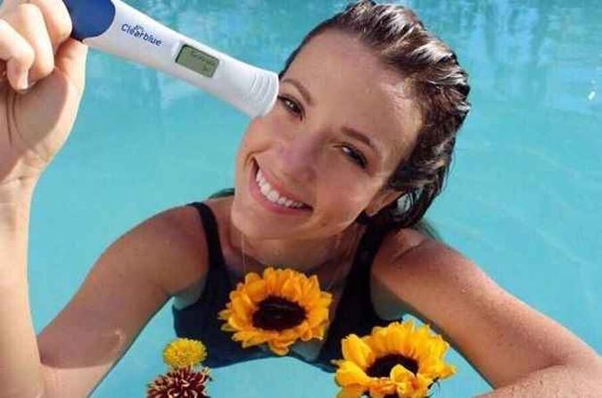 Juliana aproveitou o momento, inclusive, para faturar: a marca do teste de gravidez pagou a atriz para fazer um post patrocinado na rede social(foto: Reprodução/Instagram) Juliana aproveitou o momento, inclusive, para faturar: a marca do teste de gravidez pagou a atriz para fazer um post patrocinado na rede social(foto: Reprodução/Instagram)