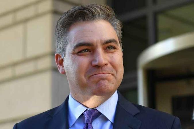 Acosta era frequentemente criticado por Trump e pela porta-voz Sarah Sanders por suas perguntas consideradas Acosta era frequentemente criticado por Trump e pela porta-voz Sarah Sanders por suas perguntas consideradas