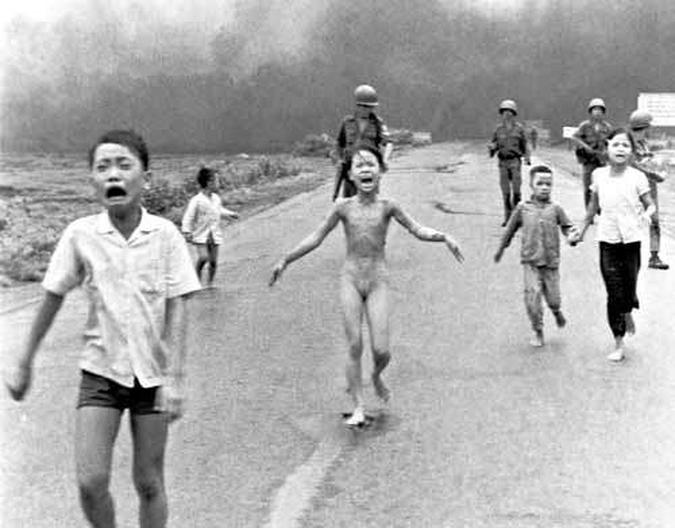 (foto: Nick Ut/AP - 8/6/72) (foto: Nick Ut/AP - 8/6/72)