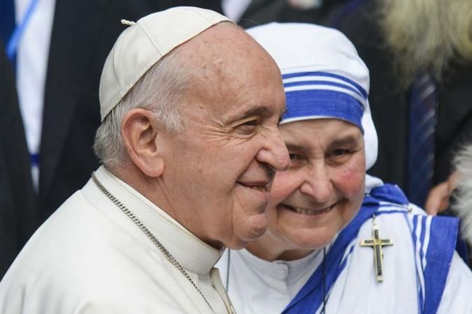 A missa dominical contou com a participação dos padres sinodais, autores do documento divulgado na noite de sábado, e de representantes de povos indígenas da região amazônica(foto: AFP) A missa dominical contou com a participação dos padres sinodais, autores do documento divulgado na noite de sábado, e de representantes de povos indígenas da região amazônica(foto: AFP)
