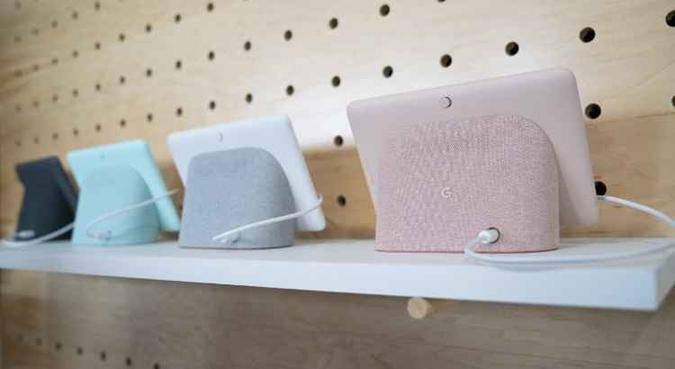 A Google também apresentou seus novos smartphones Pixel 3 e Pixel 3 XL, com atualizações como as telas de margem à margem(foto: AFP) A Google também apresentou seus novos smartphones Pixel 3 e Pixel 3 XL, com atualizações como as telas de margem à margem(foto: AFP)