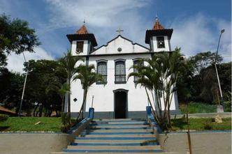 A igreja matriz, de Nossa Senhora da Conceição, foi construída entre os anos de 1915 e 1934(foto: Ass. Cidades Hist. Mineiras/Roneijober Andrade/Divulgação) A igreja matriz, de Nossa Senhora da Conceição, foi construída entre os anos de 1915 e 1934(foto: Ass. Cidades Hist. Mineiras/Roneijober Andrade/Divulgação)