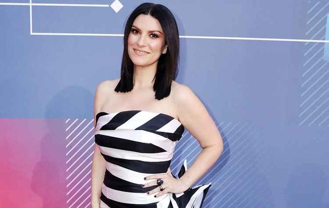 Laura Pausini voltará aos palcos após pausa desde a última turnê em 2016(foto: Internet/Reprodução ) Laura Pausini voltará aos palcos após pausa desde a última turnê em 2016(foto: Internet/Reprodução )