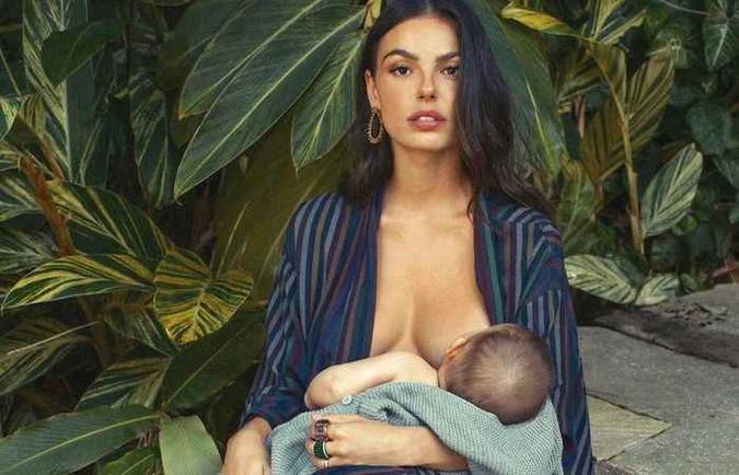 ''Obrigada a todas as pessoas que apontaram o absurdo que é sexualizar este ato tão saudável e natural da amamentação'', escreveu Ísis (foto: Reprodução/Instagram ) ''Obrigada a todas as pessoas que apontaram o absurdo que é sexualizar este ato tão saudável e natural da amamentação'', escreveu Ísis (foto: Reprodução/Instagram )