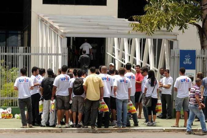 Cerca de 435 mil estudantes estão inscritos para fazer o exame neste domingo(foto: Iano Andrade/CB/D.A Press) Cerca de 435 mil estudantes estão inscritos para fazer o exame neste domingo(foto: Iano Andrade/CB/D.A Press)