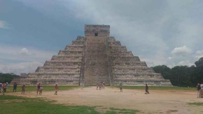Pirâmide Kukulcán ou El Castillo: o monumento de 40m é o mais bem preservado(foto: Laísa Queiroz/CB/D.A Press) Pirâmide Kukulcán ou El Castillo: o monumento de 40m é o mais bem preservado(foto: Laísa Queiroz/CB/D.A Press)