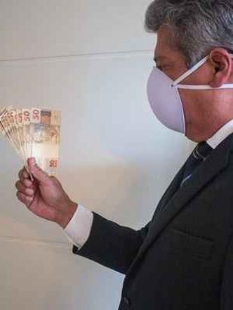 Neste momento, além de buscar estratégias para funcionar mesmo com a pandemia, é importante cortar gastos(foto: Diana Raeder/Esp.CB/D.A Press) Neste momento, além de buscar estratégias para funcionar mesmo com a pandemia, é importante cortar gastos(foto: Diana Raeder/Esp.CB/D.A Press)