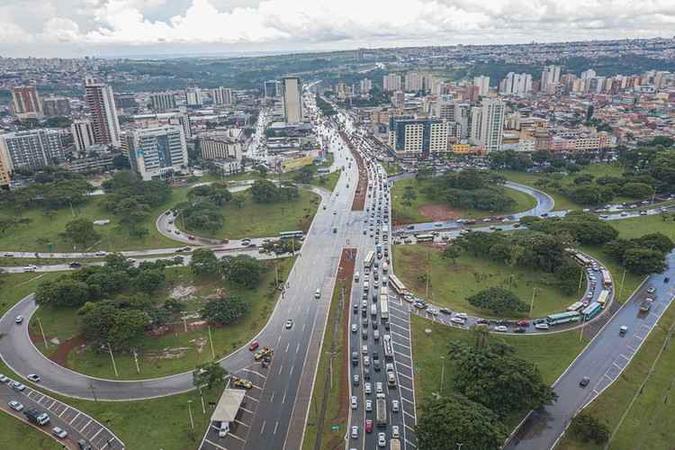 Nova configuração do viaduto possui 11 faixas de circulação(foto: Adriano Teixeira/Novacap) Nova configuração do viaduto possui 11 faixas de circulação(foto: Adriano Teixeira/Novacap)