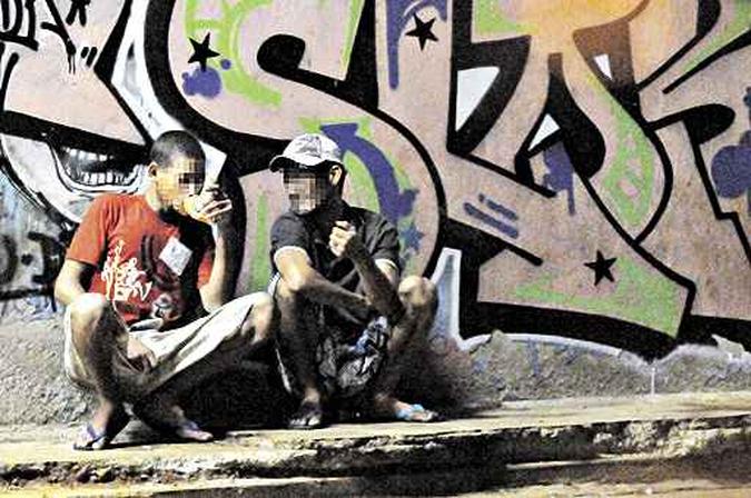 Um dos objetivos da ação é evitar o consumo de drogas, o que, segundo os promotores, expõe os adolescentes à prática de delitos(foto: Breno Fortes/CB/D.A Press - 10/12/10) Um dos objetivos da ação é evitar o consumo de drogas, o que, segundo os promotores, expõe os adolescentes à prática de delitos(foto: Breno Fortes/CB/D.A Press - 10/12/10)