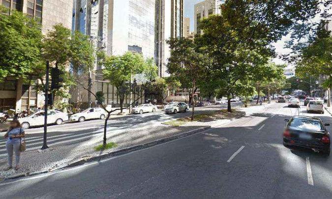 Crime aconteceu na Avenida Álvares Cabral, na Região Centro-Sul de BH(foto: Reprodução/Google Street View) Crime aconteceu na Avenida Álvares Cabral, na Região Centro-Sul de BH(foto: Reprodução/Google Street View)
