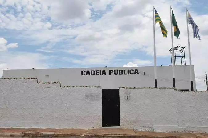 Segundo o Ministério Público de Goiás, a cadeia de Cristalina oferece risco de fuga e rebelião(foto: Marcelo Ferreira/CB/D.A Press - 9/10/11) Segundo o Ministério Público de Goiás, a cadeia de Cristalina oferece risco de fuga e rebelião(foto: Marcelo Ferreira/CB/D.A Press - 9/10/11)