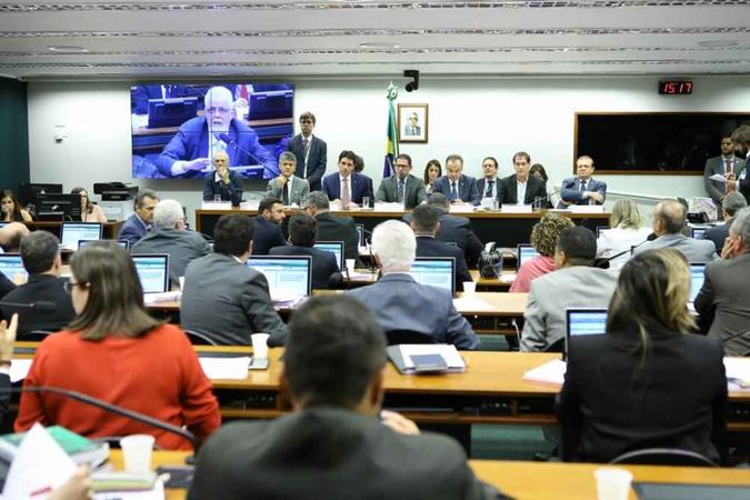 Audiência pública sobre os Regimes Próprios de Previdência Social (RPPS), na Comissão Especial que discute a reforma da Previdência(foto: Antonio Augusto/Câmara dos Deputados) Audiência pública sobre os Regimes Próprios de Previdência Social (RPPS), na Comissão Especial que discute a reforma da Previdência(foto: Antonio Augusto/Câmara dos Deputados)
