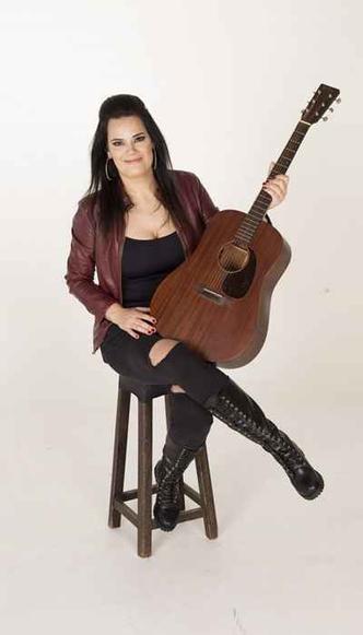 Daniela contou com a produção de Rick Bonadio no EP Tudo certo, tudo errado(foto: Henrique François/Divulgação) Daniela contou com a produção de Rick Bonadio no EP Tudo certo, tudo errado(foto: Henrique François/Divulgação)