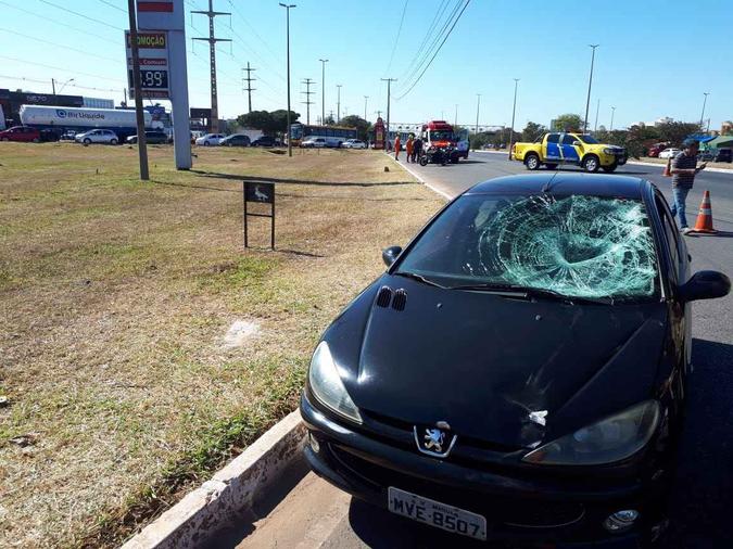 Vítima ficou em estado grave(foto: Divulgação/CBMDF) Vítima ficou em estado grave(foto: Divulgação/CBMDF)