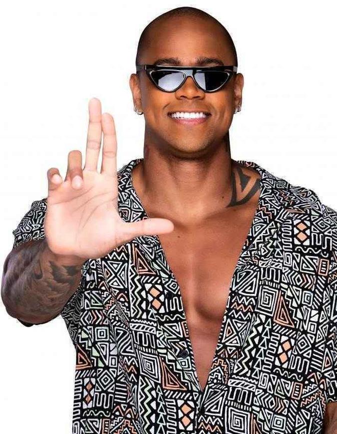 %u201CFaz o L%u201D se tornou uma das marcas registradas de Léo Santana (foto: Arquivo pessoal / Divulgação) %u201CFaz o L%u201D se tornou uma das marcas registradas de Léo Santana (foto: Arquivo pessoal / Divulgação)