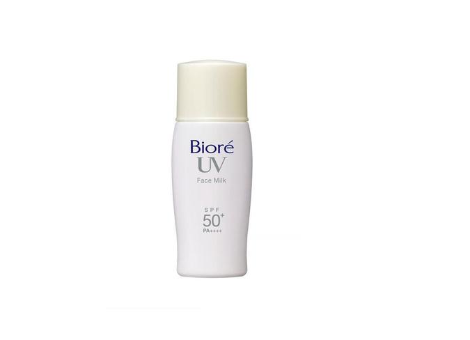 O primeiro passo indispensável para preservar a pele está no filtro solar - Protetor solar facial UV Perfect Face Milk, da Bioré (R$ 68,99)Bioré/Divulgação O primeiro passo indispensável para preservar a pele está no filtro solar - Protetor solar facial UV Perfect Face Milk, da Bioré (R$ 68,99)Bioré/Divulgação