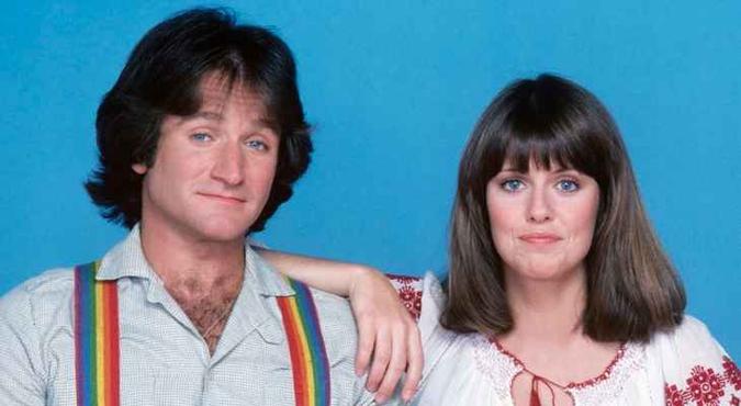 Robin Williams e Pam Dawber estrelaram a série 'Mork & Mindy' entre 1978 e 1982(foto: ABC Photo Archives via Getty Images) Robin Williams e Pam Dawber estrelaram a série 'Mork & Mindy' entre 1978 e 1982(foto: ABC Photo Archives via Getty Images)