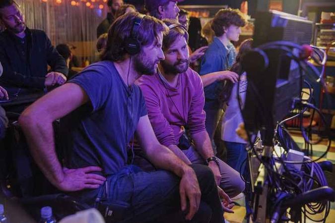 Irmãos Duffer, criadores e showrunners da série Stranger things (foto: Netflix/divulgação ) Irmãos Duffer, criadores e showrunners da série Stranger things (foto: Netflix/divulgação )