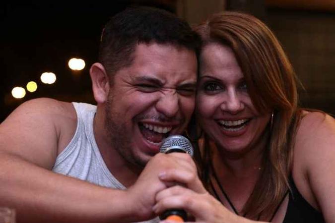 H�lio Soares e Mari�ngela Vieira: no embalo do rock!(foto: Luis Nova/Esp. CB/D.A Press)
