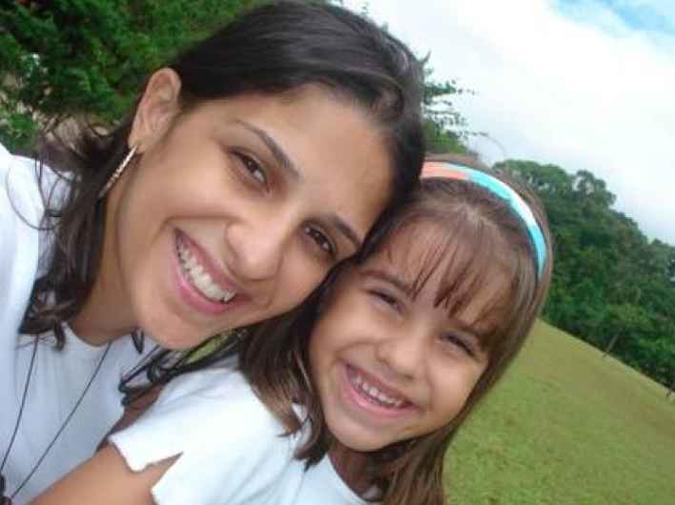 Ana Carolina com a filha Isabela Nardoni, assassinada em 29 de março de 2008(foto: Reprodução) Ana Carolina com a filha Isabela Nardoni, assassinada em 29 de março de 2008(foto: Reprodução)