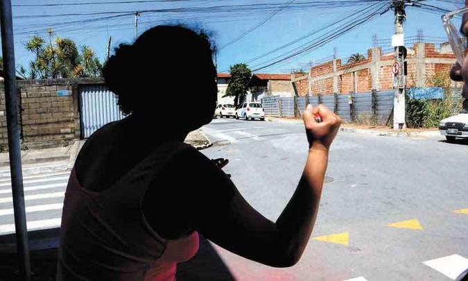Testemunha do crime conta que o agressor parecia agir normalmente até atacar a criança. Não houve tempo de reagir, afirma(foto: Paulo Filgueira/EM) Testemunha do crime conta que o agressor parecia agir normalmente até atacar a criança. Não houve tempo de reagir, afirma(foto: Paulo Filgueira/EM)